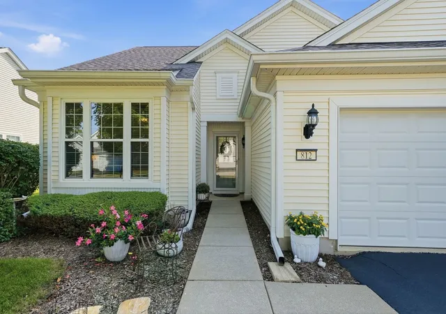 Photo 2 of Townhouse for sale at 812 Treetop Ln #8801, Shorewood, IL 60404 | MLS# 12750718 | Listing updated on 2026-09-30