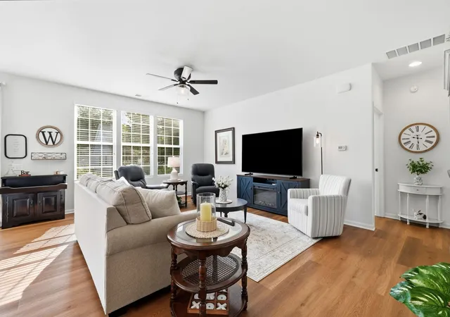 Photo 3 of Townhouse for sale at 812 Treetop Ln #8801, Shorewood, IL 60404 | MLS# 12750718 | Listing updated on 2026-09-30