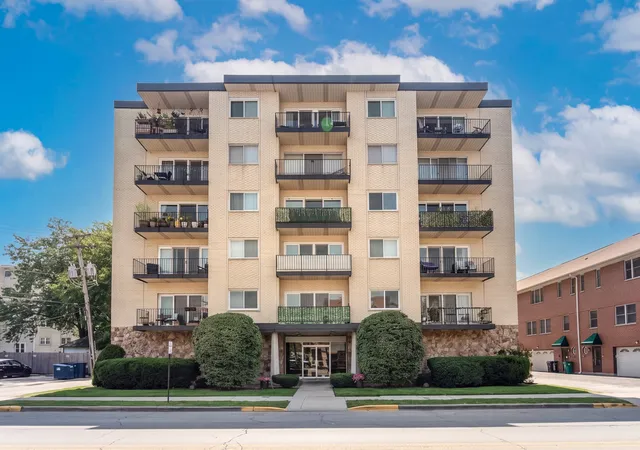 Photo 1 of Condo for sale at 7314 Randolph St #5B, Forest Park, IL 60130 | MLS# 12750734 | Listing updated on 2026-09-16