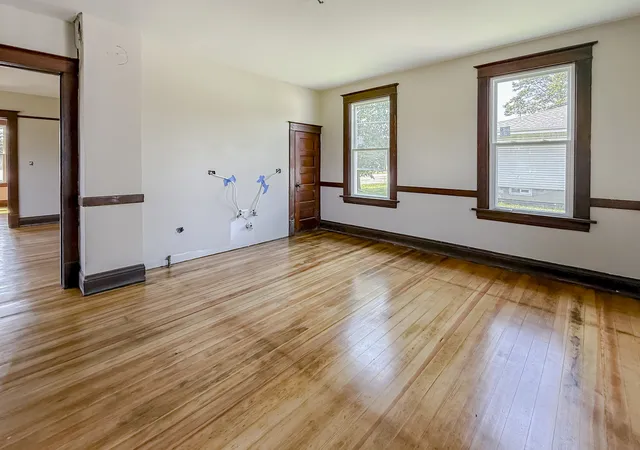 Photo 4 of Single family home for sale at 510 E 170th Street, South Holland, IL 60473 | MLS# 12750748 | Listing updated on 2026-09-24