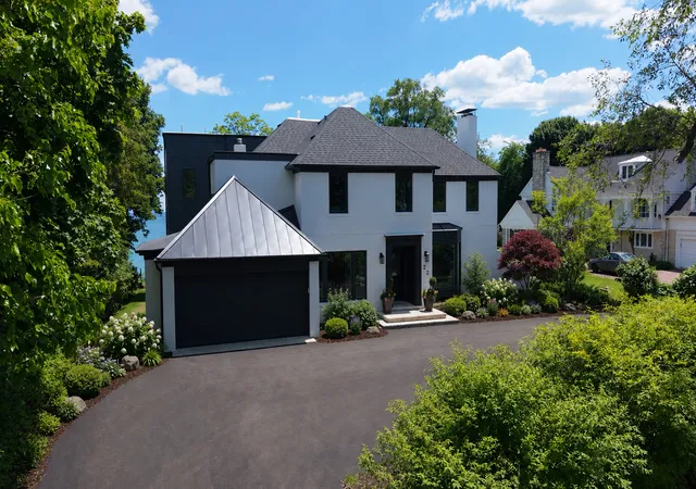 Photo 1 of Single family home for sale at 22 Lakeview Ter, Highland Park, IL 60035 | MLS# 12750752 | Listing updated on 2026-09-09