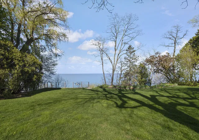 Photo 3 of Single family home for sale at 22 Lakeview Ter, Highland Park, IL 60035 | MLS# 12750752 | Listing updated on 2026-09-09
