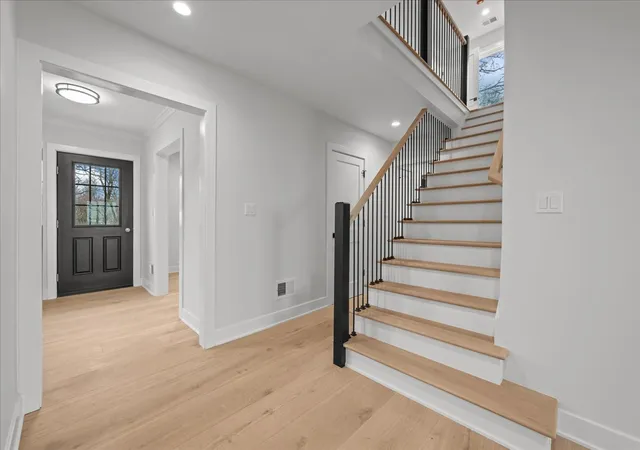 Photo 3 of Single family home for sale at 22 Lakeview Ter, Highland Park, IL 60035 | MLS# 12750752 | Listing updated on 2026-09-09
