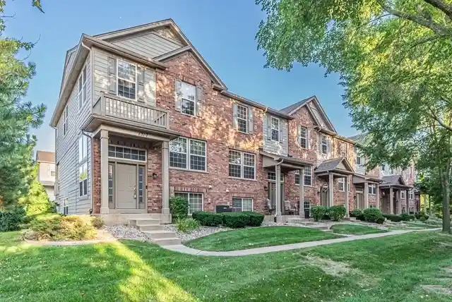 Listing Photo 2 - Condo for sale in 131 Bristol Ln located at 131 Bristol Ln, Wood Dale, IL 60191 - Unit 131 Bristol Ln