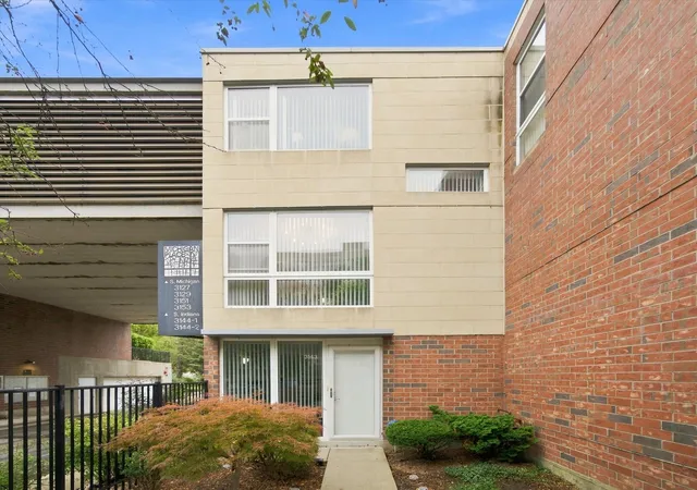 Photo 1 of Townhouse for sale at 3143 S Michigan Ave, Chicago, IL 60616 | MLS# 12750775 | Listing updated on 2026-09-16