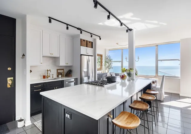 Photo 2 of Condo for sale at 1000 N Lake Shore Dr #1709, Chicago, IL 60611 | MLS# 12750781 | Listing updated on 2026-10-08