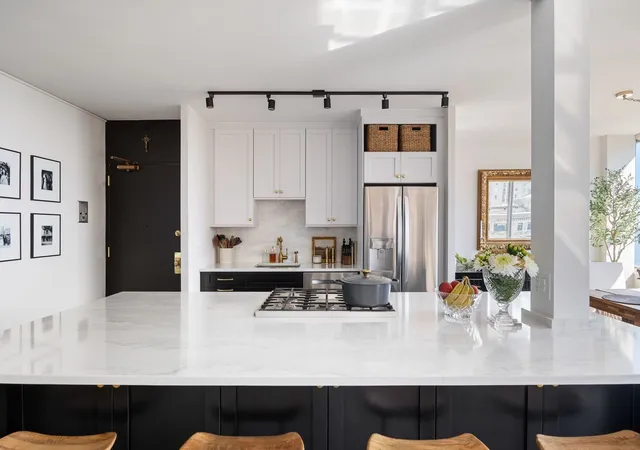 Photo 4 of Condo for sale at 1000 N Lake Shore Dr #1709, Chicago, IL 60611 | MLS# 12750781 | Listing updated on 2026-10-08