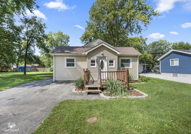 Photo 2 of Single family home for sale at 403 8th Street, Mazon, IL 60444 | MLS# 12750792 | Listing updated on 2026-10-07