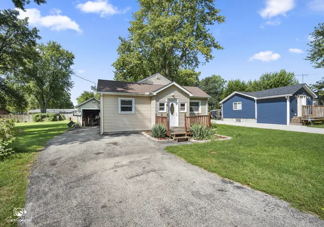 Photo 3 of Single family home for sale at 403 8th Street, Mazon, IL 60444 | MLS# 12750792 | Listing updated on 2026-10-07