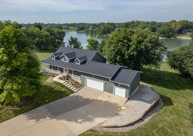 Photo 3 of Sale Pending at 906 Ridgeview Ct, Sherrard, IL 61281 | MLS# 12750798 | Listing updated on 2026-09-23