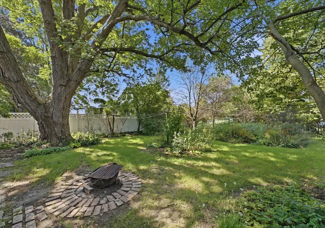 Photo 4 of Single family home for sale at 615 Sycamore St, New Windsor, IL 61465 | MLS# 12750800 | Listing updated on 2026-09-23