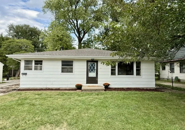 Photo 2 of Single family home for sale at 914 W Maple St, Champaign, IL 61821 | MLS# 12750802 | Listing updated on 2026-10-07