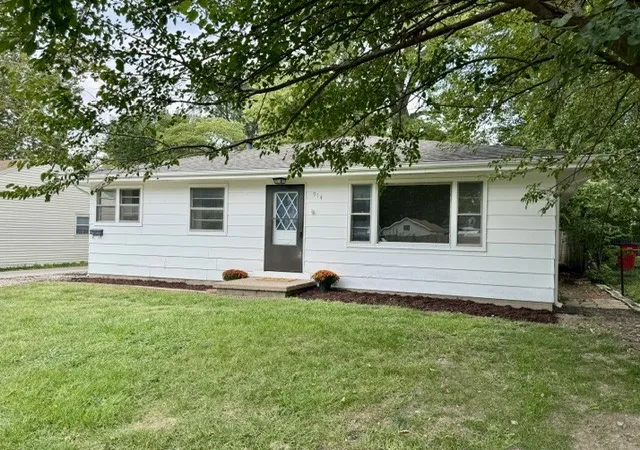 Photo 3 of Single family home for sale at 914 W Maple St, Champaign, IL 61821 | MLS# 12750802 | Listing updated on 2026-10-07