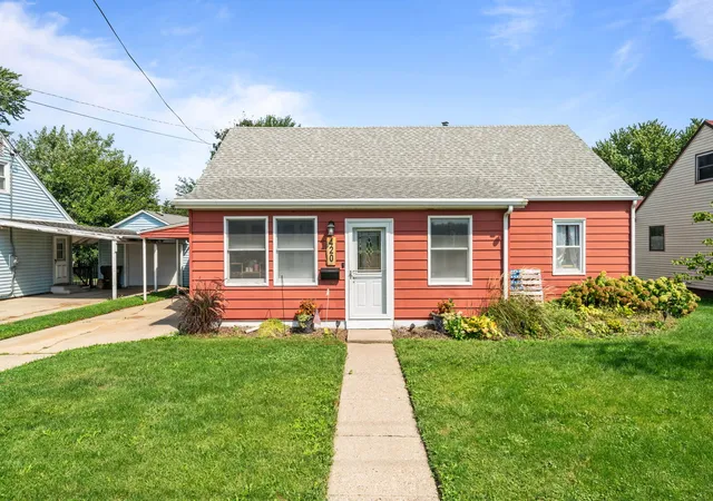 Photo 1 of Sale Pending at 420 E Hitt St, Mount Morris, IL 61054 | MLS# 12750818 | Listing updated on 2026-09-10