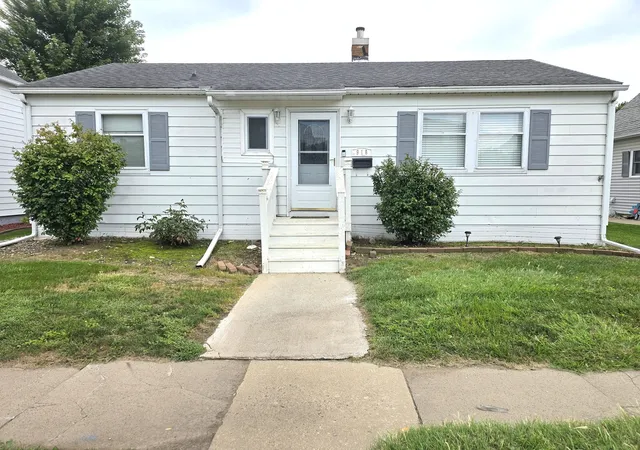 Single family home for sale at 918 14th Avenue, Fulton, IL 61252 | MLS# 12750826