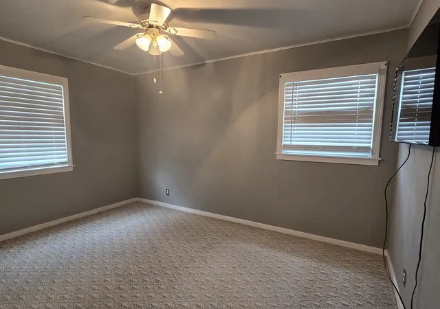 Photo 3 of Single family home for sale at 918 14th Avenue, Fulton, IL 61252 | MLS# 12750826 | Listing updated on 2026-09-09