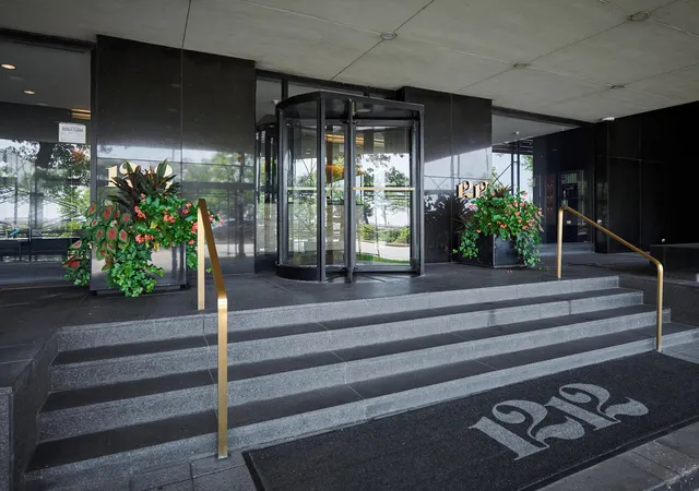 Listing Photo 2 - Condo for sale in building located at 1212 N Lake Shore Dr, Chicago, IL 60610 - Unit #24BN