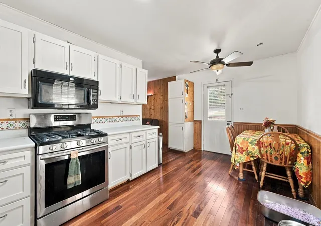 Photo 3 of Single family home for sale at 103 Mary St, Oswego, IL 60543 | MLS# 12750860 | Listing updated on 2026-09-19
