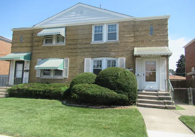 Photo 3 of Sale Pending at 5143 S Austin Ave #5143, Chicago, IL 60638 | MLS# 12750863 | Listing updated on 2026-10-30
