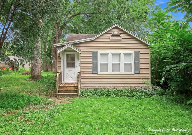 Photo 1 of Single family home for sale at 919 Monroe Ave, Wauconda, IL 60084 | MLS# 12750865 | Listing updated on 2026-09-30
