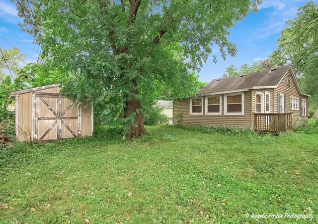 Photo 3 of Single family home for sale at 919 Monroe Ave, Wauconda, IL 60084 | MLS# 12750865 | Listing updated on 2026-09-30