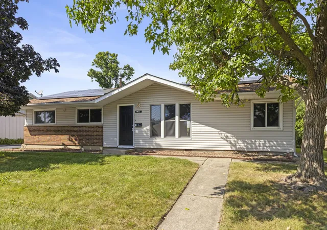 Photo 1 of Single family home for sale at 52 Beacon Ave, Romeoville, IL 60446 | MLS# 12750867 | Listing updated on 2026-09-29