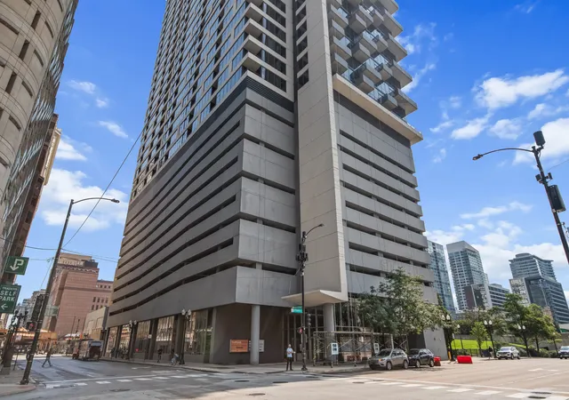 Condo for sale at 235 W Van Buren St #2002, Chicago, IL 60607 | MLS# 12750903