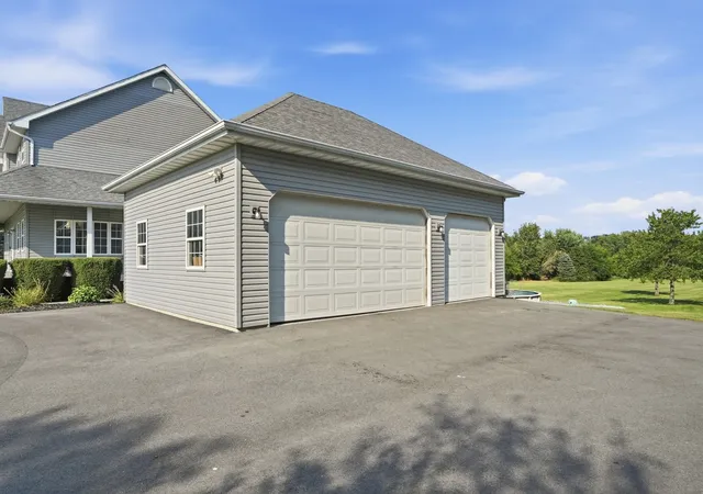 Photo 3 of Single family home for sale at 29725 S Yates Ave, Beecher, IL 60401 | MLS# 12750906 | Listing updated on 2026-09-14