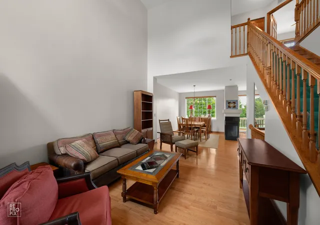 Photo 2 of Townhouse for sale at 927 Winners Cup Ct, Naperville, IL 60565 | MLS# 12750916 | Listing updated on 2026-09-17