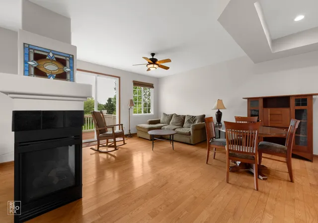Photo 4 of Townhouse for sale at 927 Winners Cup Ct, Naperville, IL 60565 | MLS# 12750916 | Listing updated on 2026-09-17