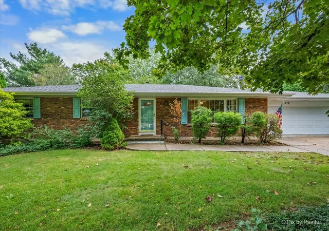 Photo 1 of Single family home for sale at 318 E Blackberry Ln, Yorkville, IL 60560 | MLS# 12750917 | Listing updated on 2026-09-23