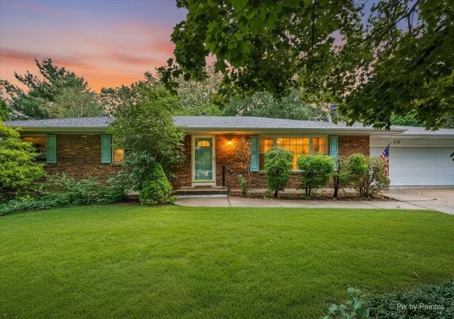 Single family home for sale at 318 E Blackberry Ln, Yorkville, IL 60560 | MLS# 12750917