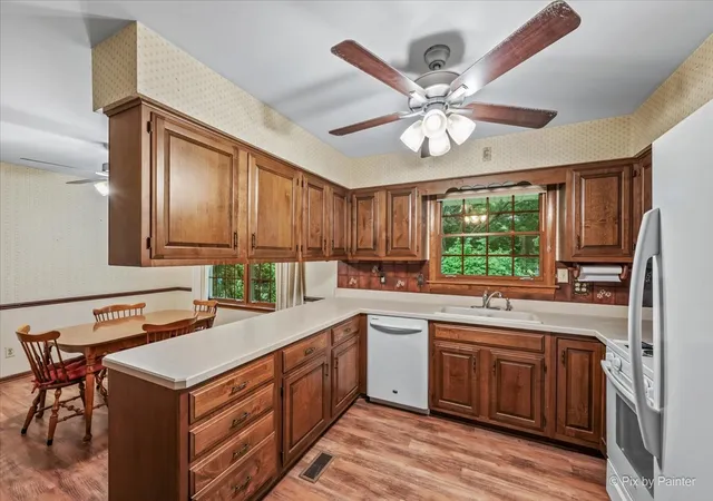 Photo 4 of Single family home for sale at 318 E Blackberry Ln, Yorkville, IL 60560 | MLS# 12750917 | Listing updated on 2026-09-23