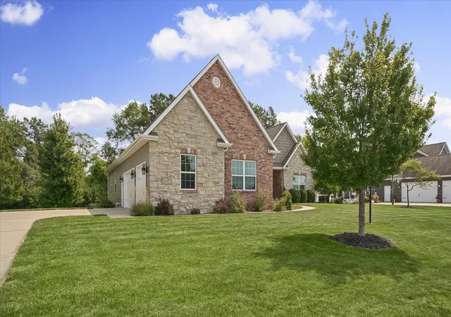 Photo 4 of Single family home for sale at 1803 Church Xing St, Monticello, IL 61856 | MLS# 12750920 | Listing updated on 2026-10-26
