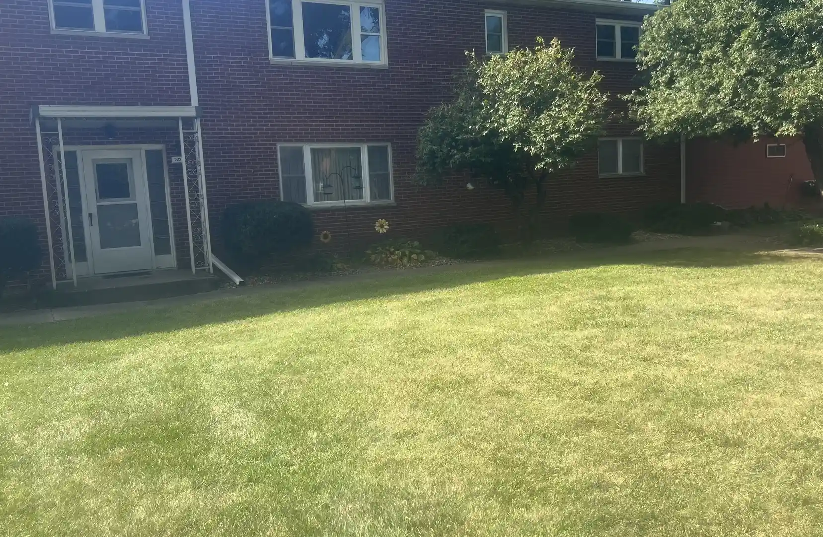 Listing Photo 2 - Condo for sale in 1313 9th St located at 1313 9th St, Moline, IL 61265 - Unit 1313 9th Street