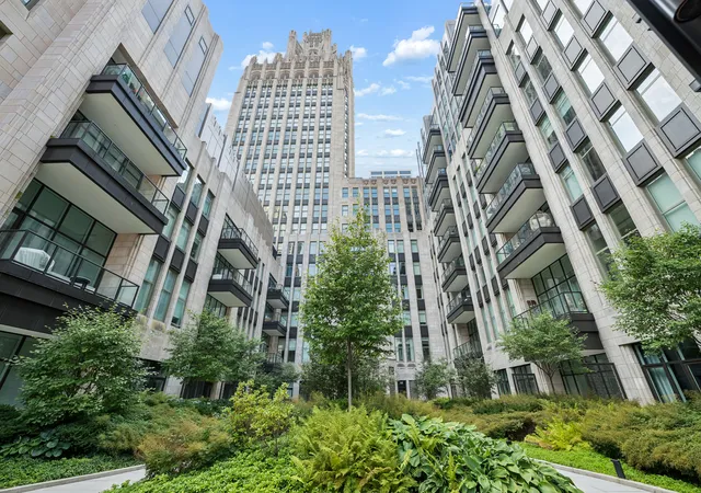 Listing Photo 2 - Condo for sale in building located at 435 N Michigan Ave, Chicago, IL 60611 - Unit #408
