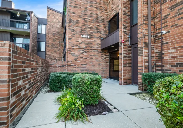 Photo 2 of Condo for sale at 14624 Scarborough Ct #G4, Oak Forest, IL 60452 | MLS# 12750936 | Listing updated on 2026-09-30