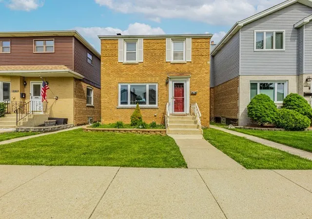 Photo 2 of Single family home for sale at 5227 S Neenah Ave, Chicago, IL 60638 | MLS# 12750938 | Listing updated on 2026-09-12