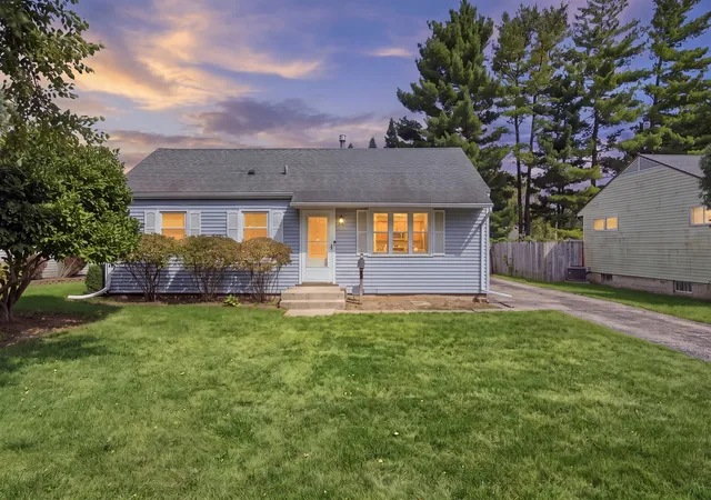 Single family home for sale at 105 N Western Ave, Aurora, IL 60506 | MLS# 12750942 | Listing updated on 2026-09-14