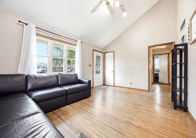 Photo 3 of Single family home for sale at 105 N Western Ave, Aurora, IL 60506 | MLS# 12750942 | Listing updated on 2026-09-14