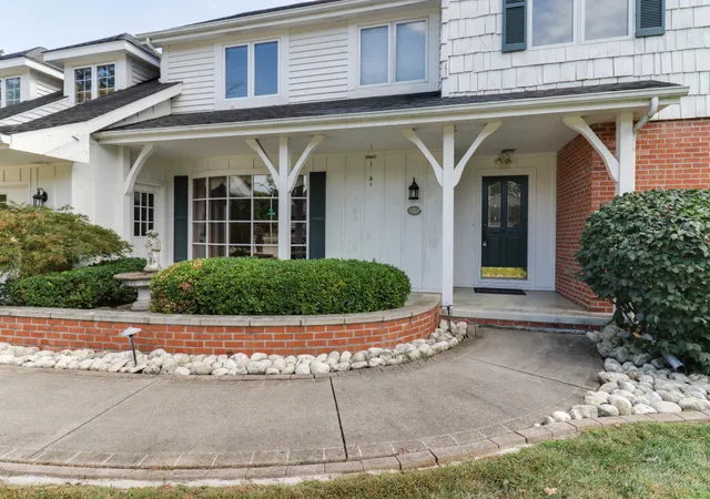 Photo 2 of Sale Pending at 2509 Driftwood Rd, Bloomington, IL 61704 | MLS# 12750977 | Listing updated on 2026-09-24
