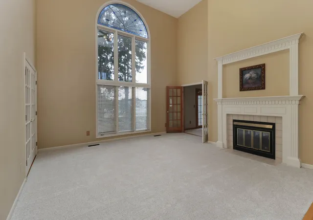 Photo 3 of Sale Pending at 2509 Driftwood Rd, Bloomington, IL 61704 | MLS# 12750977 | Listing updated on 2026-09-24