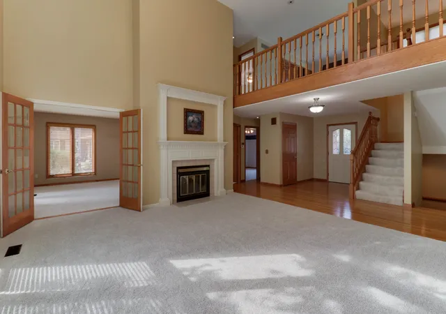 Photo 4 of Sale Pending at 2509 Driftwood Rd, Bloomington, IL 61704 | MLS# 12750977 | Listing updated on 2026-09-24