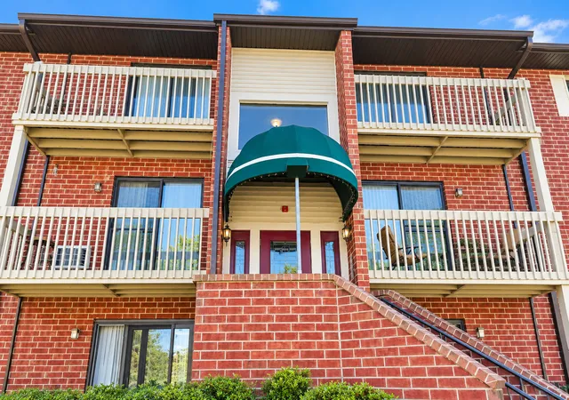 Photo 1 of Condo for sale at 980 N Lakeside Dr #1B, Vernon Hills, IL 60061 | MLS# 12750988 | Listing updated on 2026-10-05