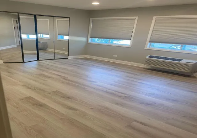 Photo 3 of Condo for sale at 980 N Lakeside Dr #1B, Vernon Hills, IL 60061 | MLS# 12750988 | Listing updated on 2026-10-05