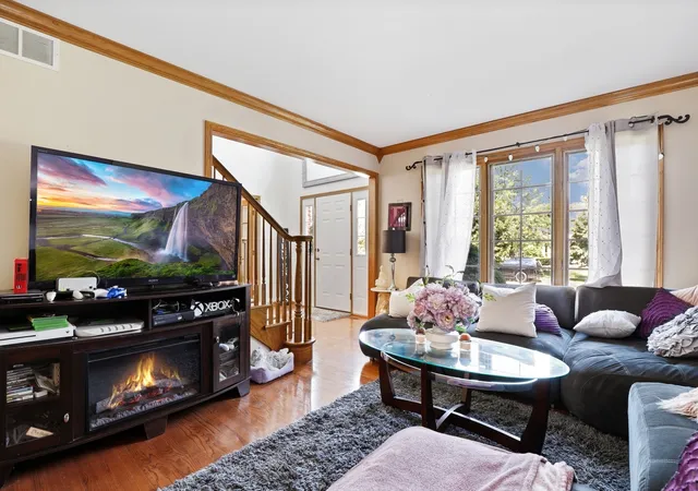 Photo 2 of Single family home for sale at 9073 Charrington Dr, Frankfort, IL 60423 | MLS# 12751000 | Listing updated on 2026-09-13