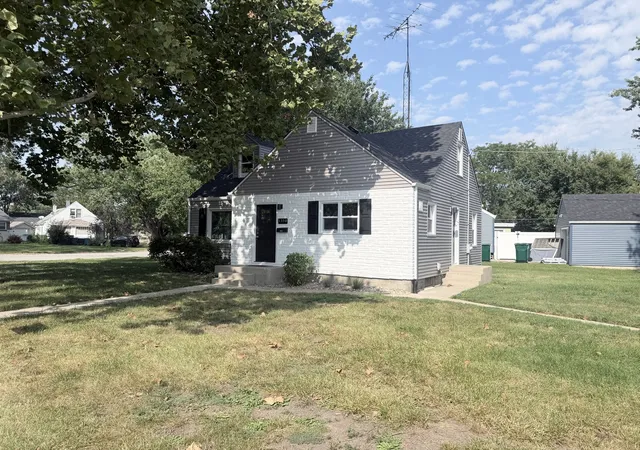 Photo 2 of Single family home for sale at 1330 Lennington Cir, Kankakee, IL 60901 | MLS# 12751008 | Listing updated on 2026-09-05