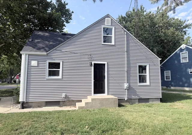 Photo 3 of Sale Pending at 1330 Lennington Cir, Kankakee, IL 60901 | MLS# 12751008 | Listing updated on 2026-09-14