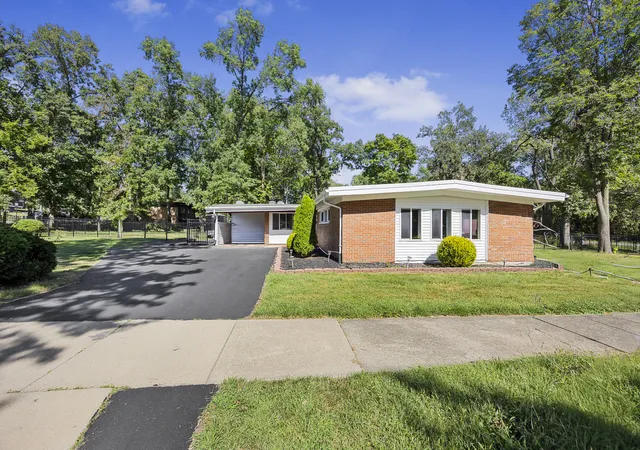 Photo 1 of Single family home for sale at 52 Blackhawk Dr, Park Forest, IL 60466 | MLS# 12751016 | Listing updated on 2026-09-24