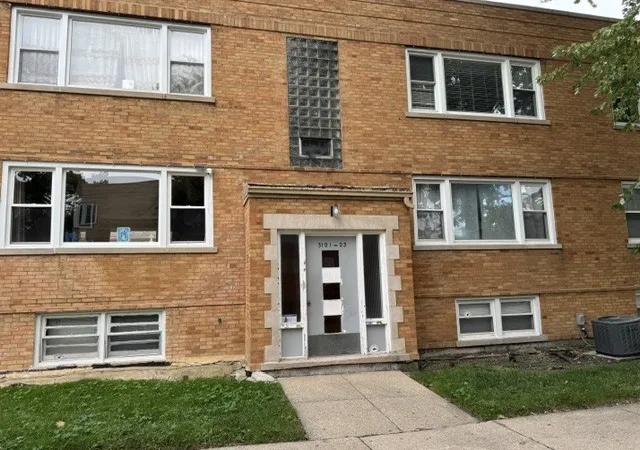 Photo 2 of Condo for sale at 3101 W Rosemont Ave #2E, Chicago, IL 60659 | MLS# 12751032 | Listing updated on 2026-09-16